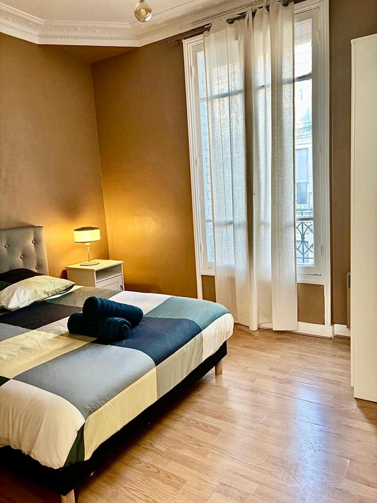 Apartment Tour Eiffel